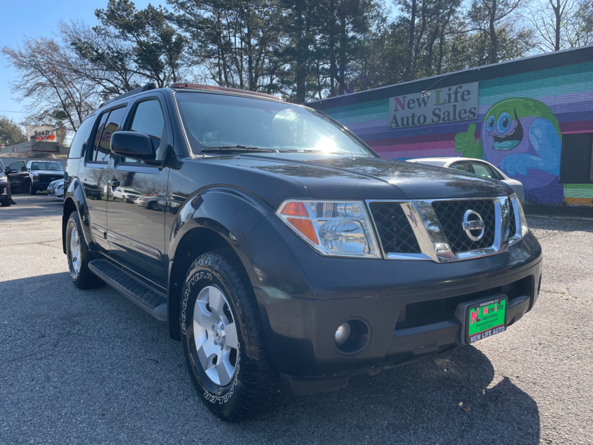 photo of 2007 NISSAN PATHFINDER S - Third Row, Spacious & Affordable! Local Trade-in!!
